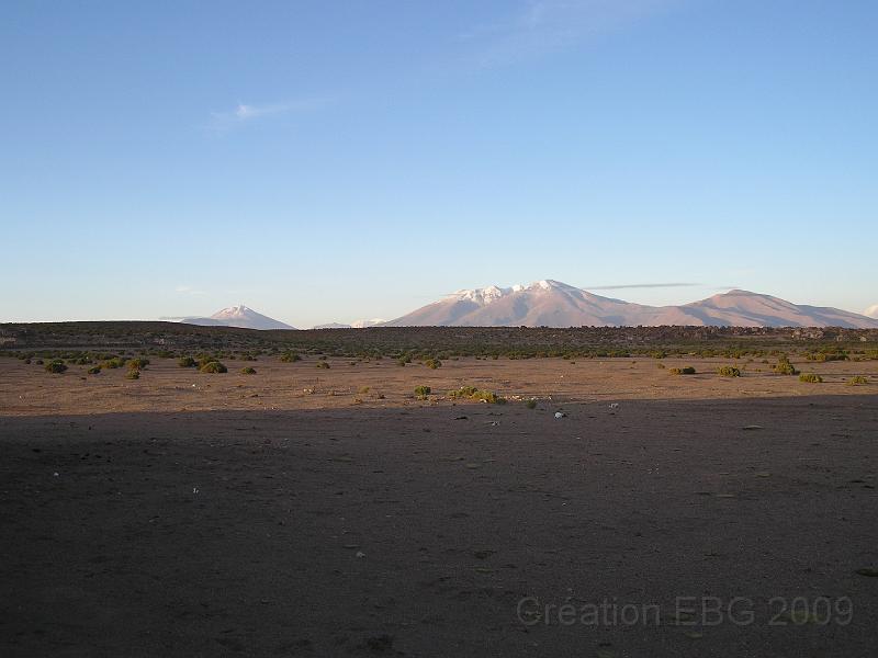 P4090197.JPG - Fin de notre journée au Salar d´Uyuni, la plus vaste étendue de sel du monde, 12 000 km2 de désert d´une blancheur aveuglante saint juan au sud